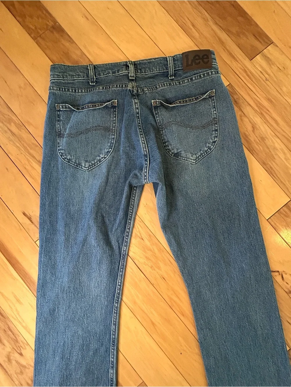Lee Men’s Slim Fit Classic Straight Fit Jeans - Light Blue - Picture 9 of 11